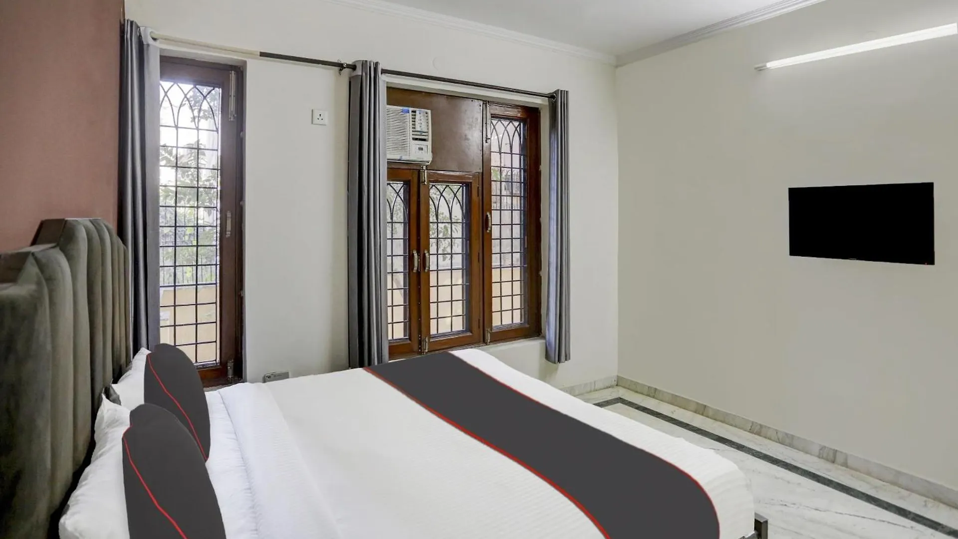 Hotel Capital O Uk House Residency Gurgaon Indien