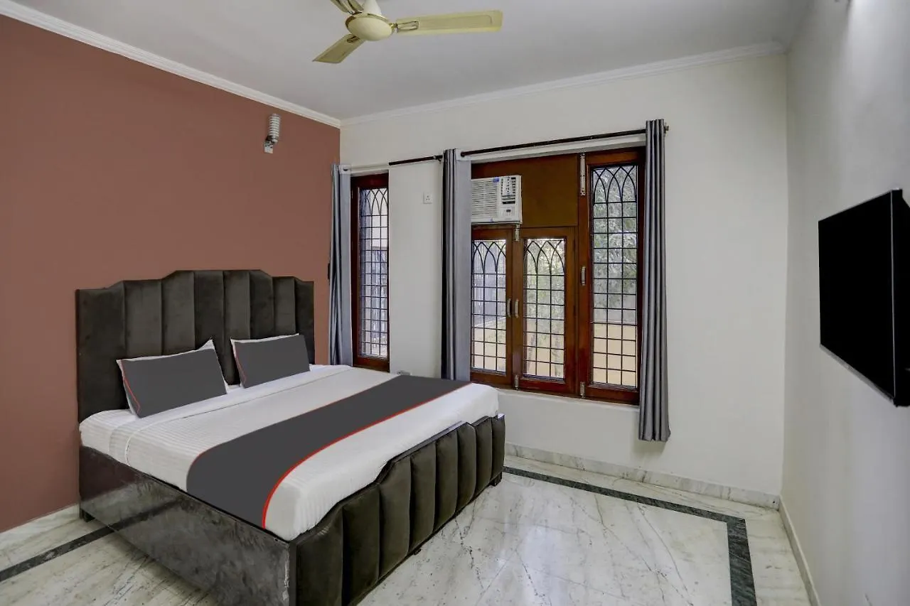 Hotel Capital O Uk House Residency Gurgáon